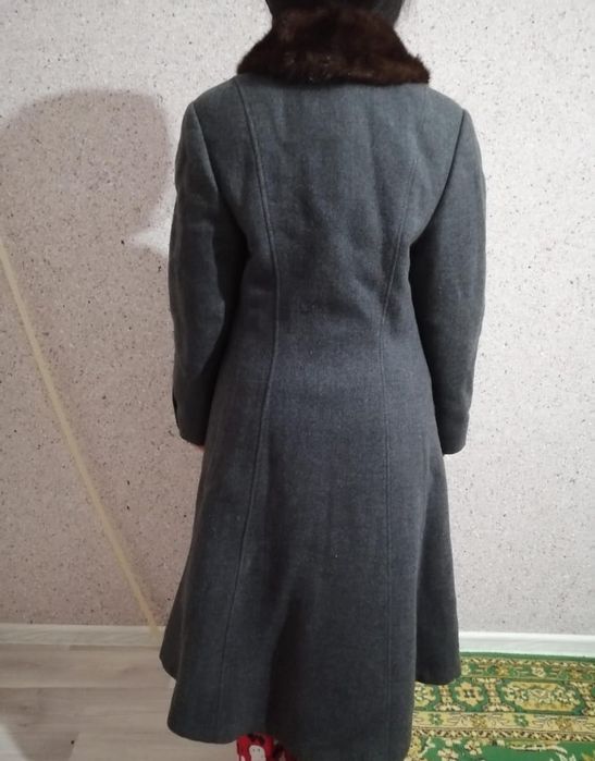 Продам новое советское пальто воротник норка