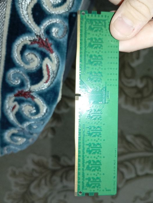 Продам ОЗУ на 4гб ддр4