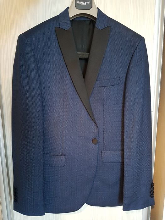 Vand costum de barbati