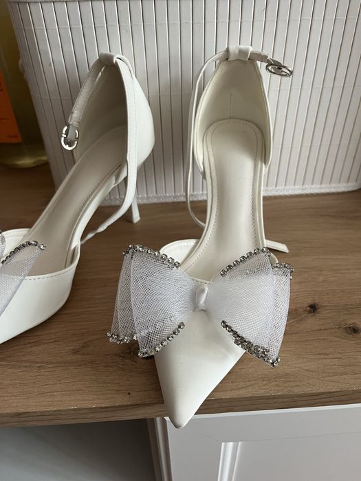 Pantofi eleganti de nunta (de gala)