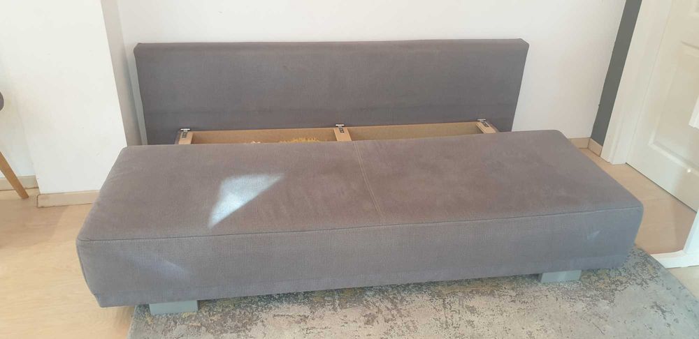 Vand canapea extensibila mobexpert 990 ron negociabila. Cumparata cu 2196ron. DE RECUPERAT IN CONSTANTA.