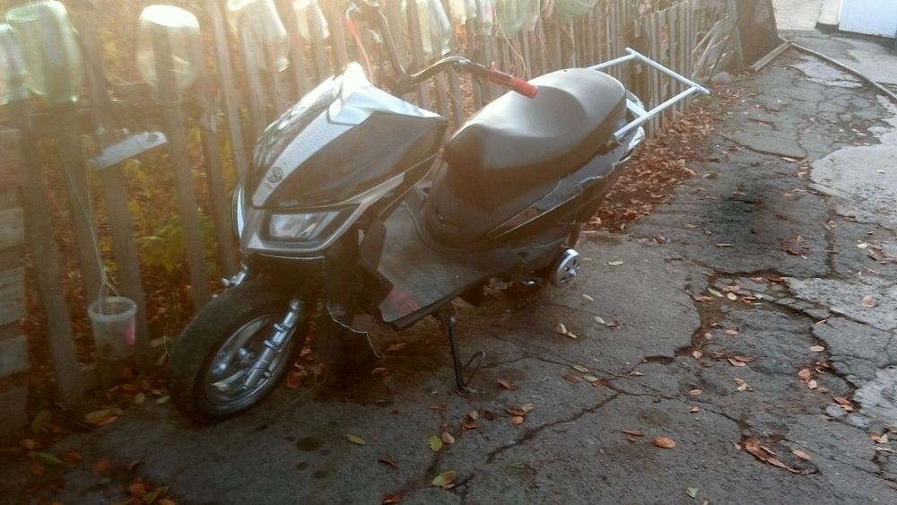 Продам м8 на ходу