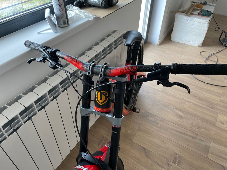 Mondraker summum pro carbon downhill