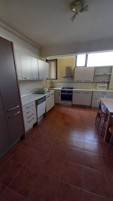Vând ap. 3 camere decomandate utilat mobilat 119mp bloc P+3