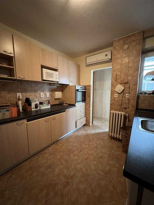 Дава се под наем Тристаен апартамент в София, Зона Б-5 - 90 кв.м за 714 € - Снимка #3