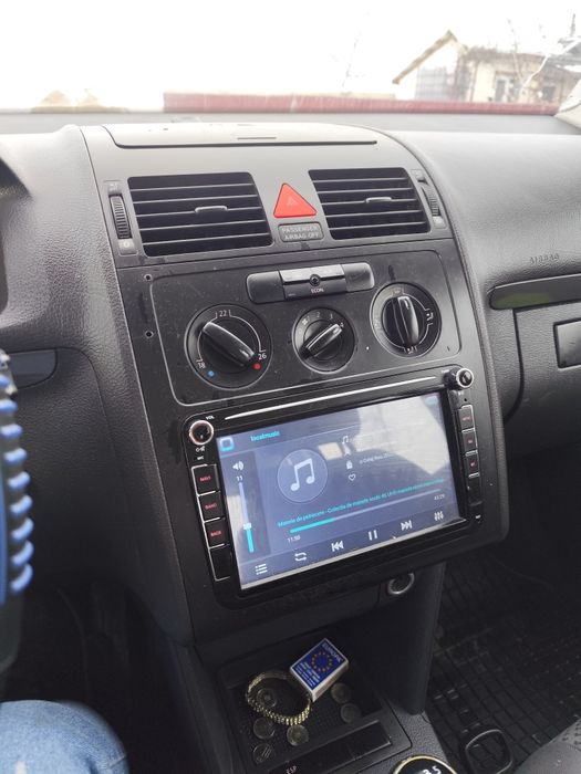 Vând Volkswagen Touran