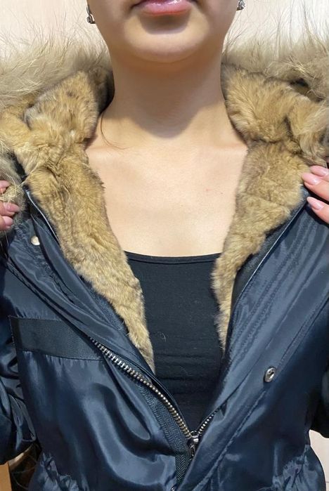 Продаю парку. Теплая