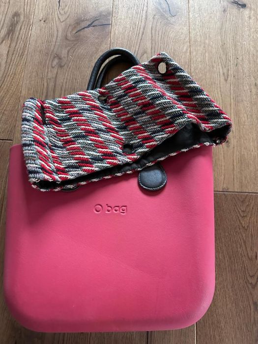 Poseta O bag clasica ( accesoriu inclus )