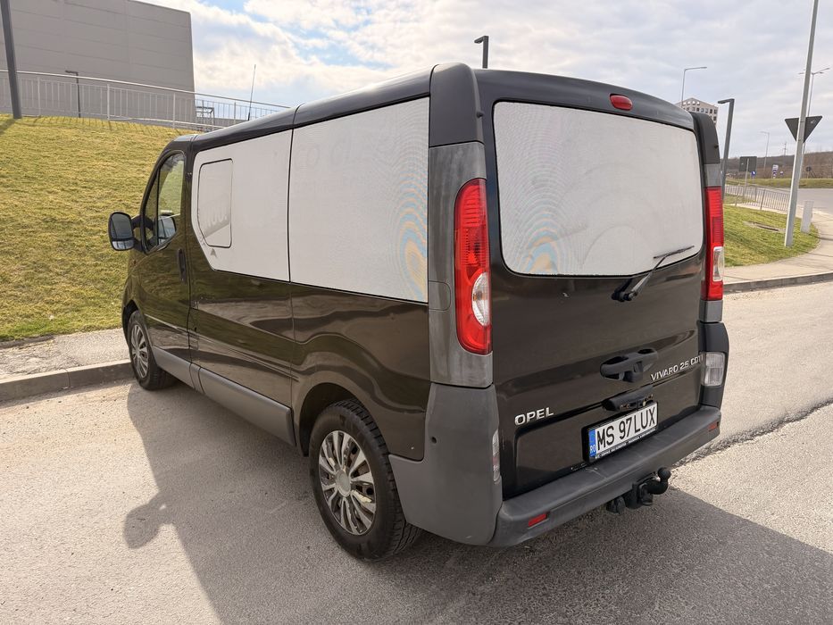 Opel vivaro 2.5 Diesel 8+1