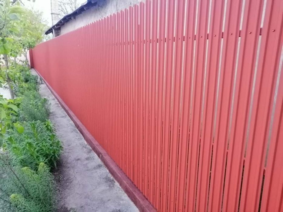 Executam garduri din panouri stil jaluzele si alte modele