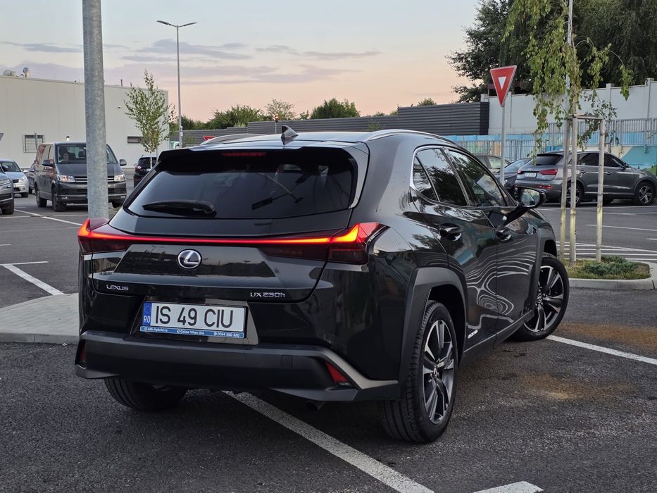 LEXUS UX 2020 — imagine 2