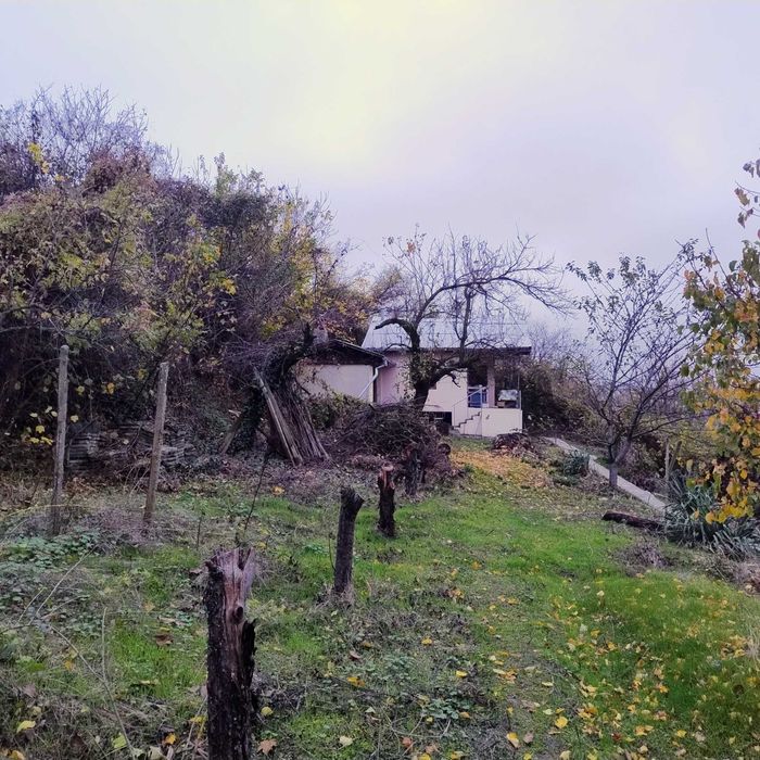 Къща с гледка към Дунава вилна зона 9 км град Русе