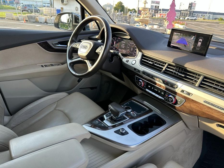 Audi Q7 Stare bună , mașina întreținută , istoric complet