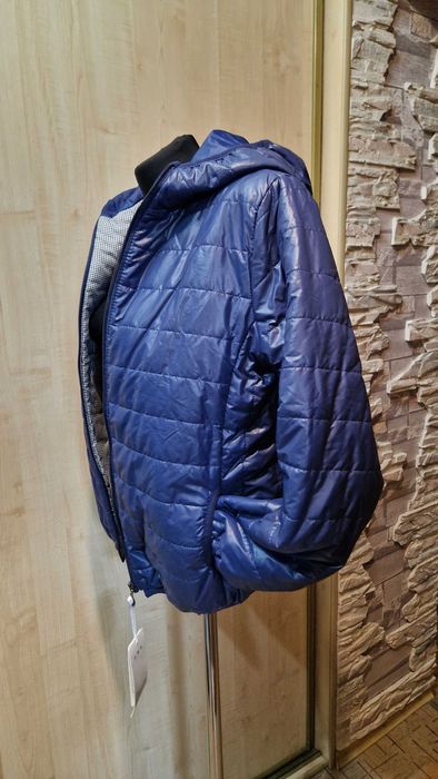 Новая яркая курточка