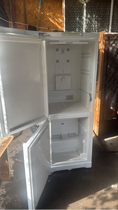 Продам холодильник Indesit bia16nf