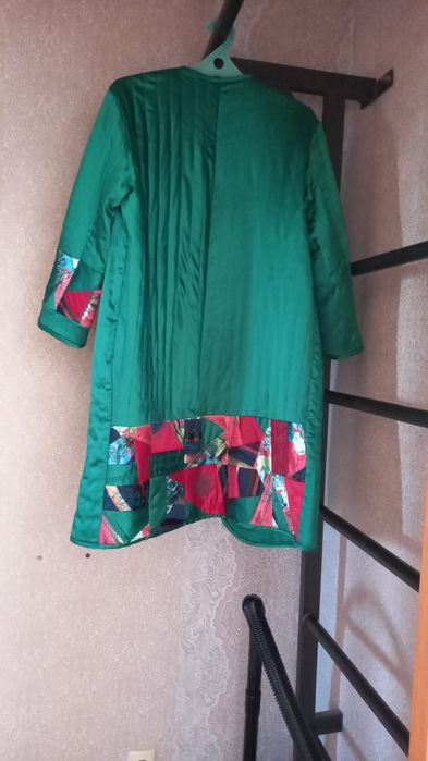 Зеленый стеганный чапан