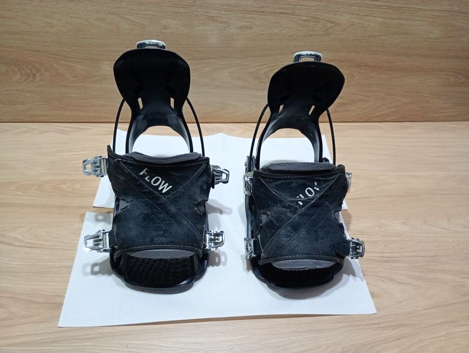 Vând legături snowboard mărime L