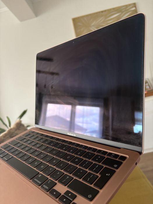 MacBook Air M1 2020 8GB RAM / 256GB SSD / Rose Gold / Baterie 90%