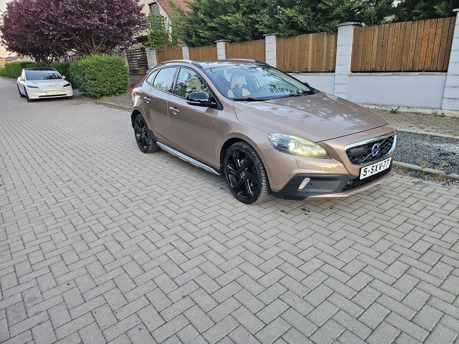 Volvo V40 cross country