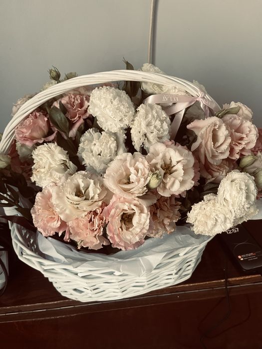 очень красивая букет с корзиной