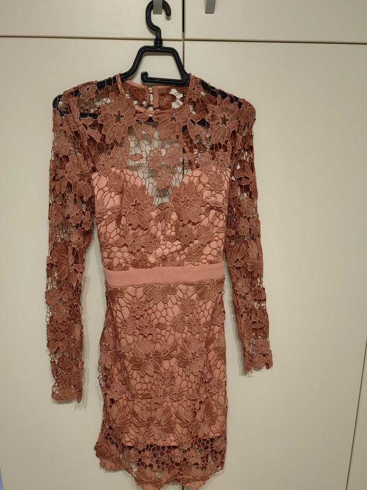 Дантелена къса рокля