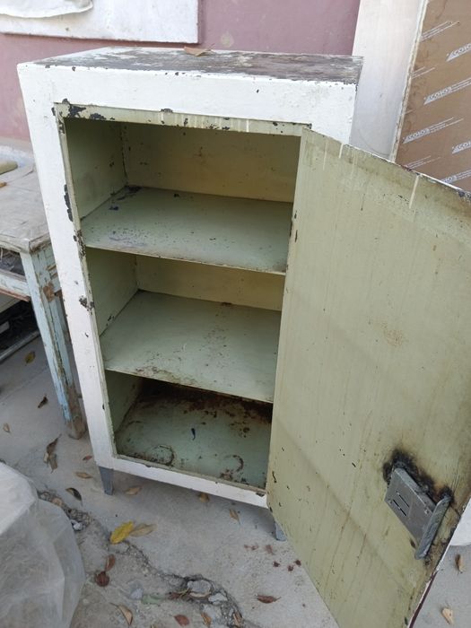 Сейф сотилади бакуват калин  енга 60 бойи 140