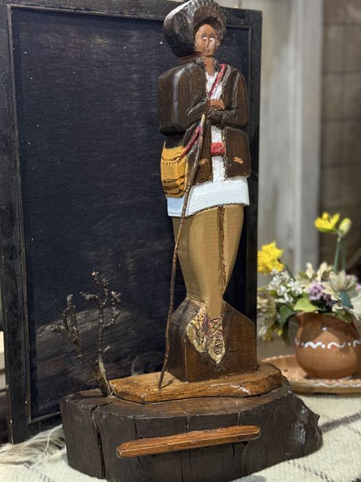 Sculptura manuala fin lemn