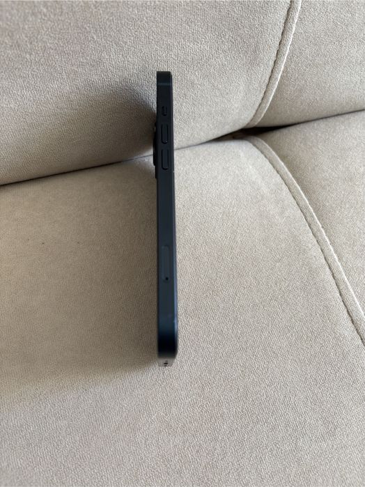 IPhone 13 128gb…..