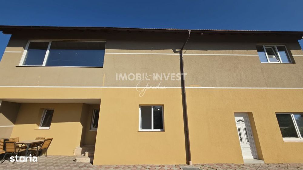 Casa de inchiriat, zona Centru, 2 corpuri, 400 mp teren