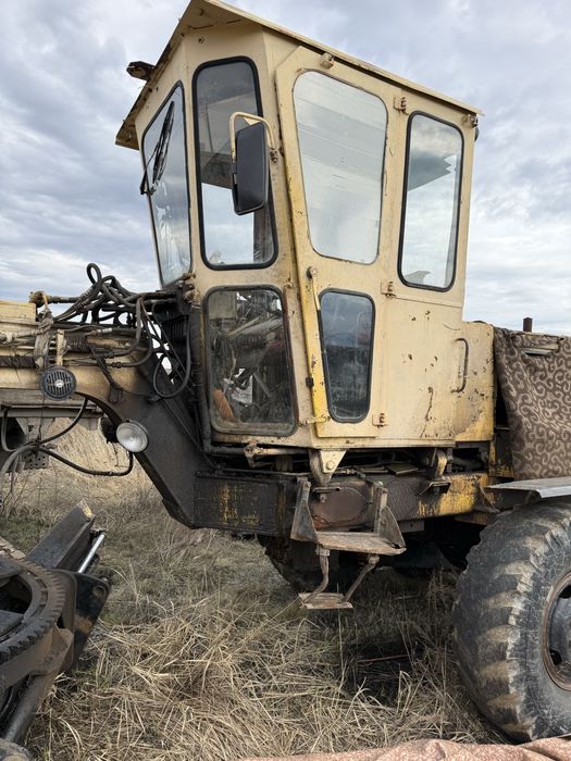 Автогрейдер ДЗ продам