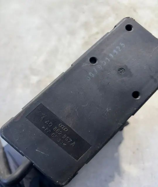 Pompa vacuum inchidere Audi A4 1996 1.6 MT (101 hp)