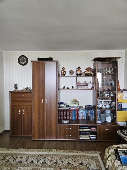 Продам горрку - стенку.