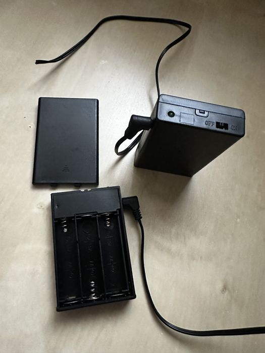 Caseta baterii, alimentare, cu buton