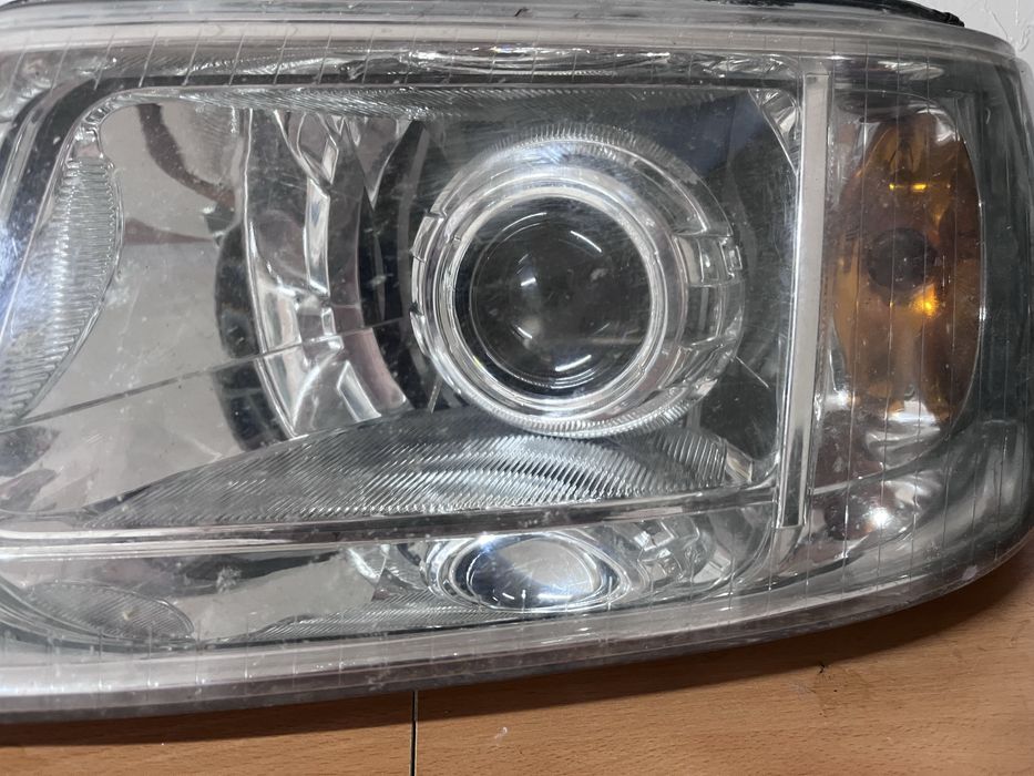 Фары на бус Т5 .