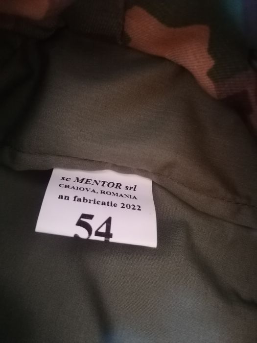 Cuc capelă, stema țării