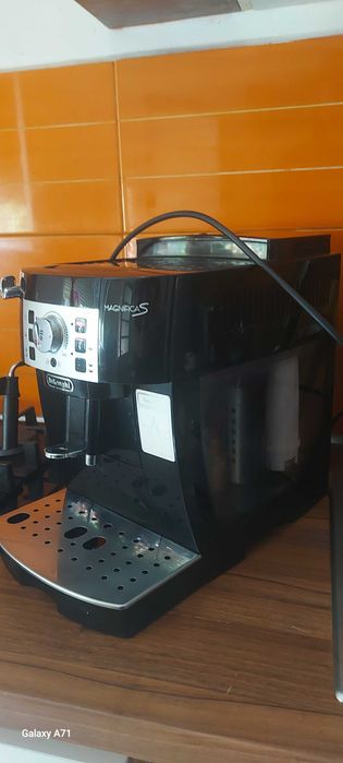 Expresor automat Delonghi Magnifica S