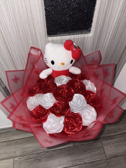 Buchet trandafiri satin Hello Kitty