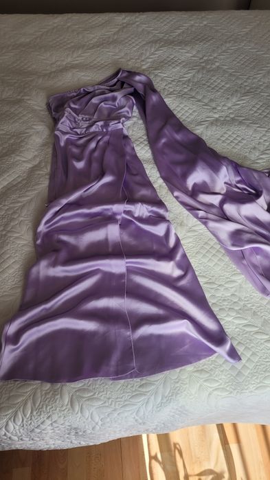 Rochie cu o maneca despicata