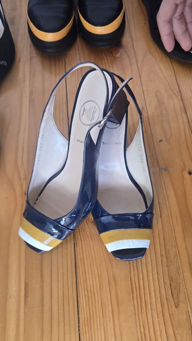 Обувки 38 размер естествена кожа/лак/набук. Символични цени