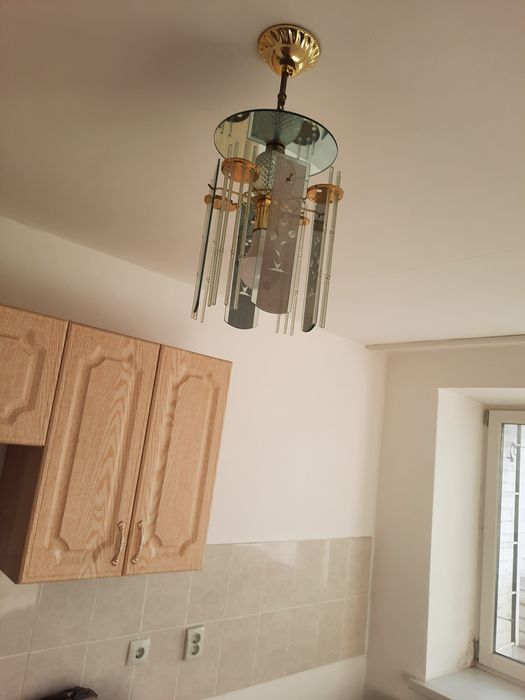 Продам Люстру б/у