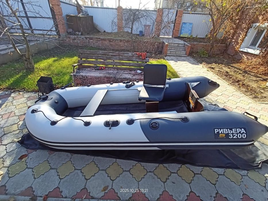 продам лодку Ривьеро 3200 СК