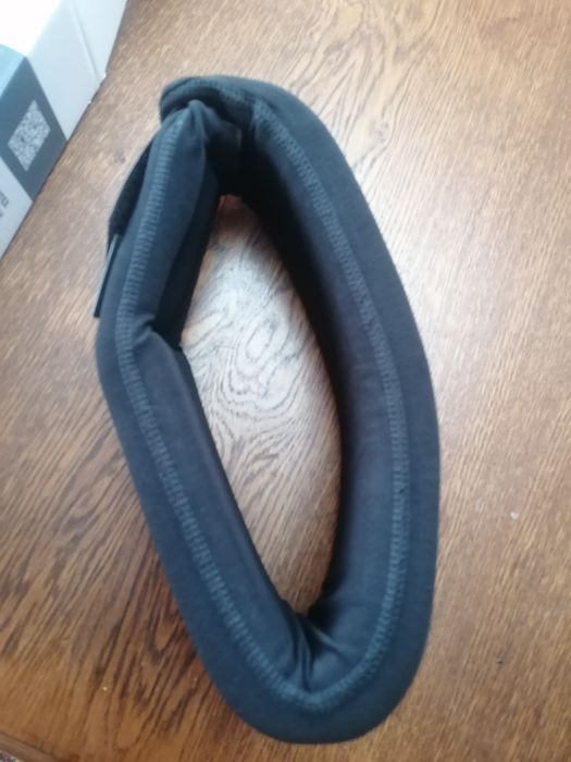 Guler cervical moale, conceput pentru a oferi suport și imobilizare pa