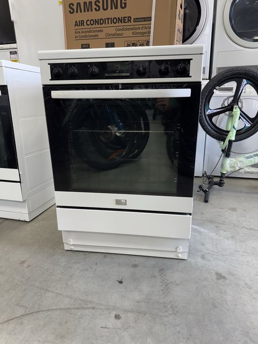 Готварска печка VOSS със керамичен плот-