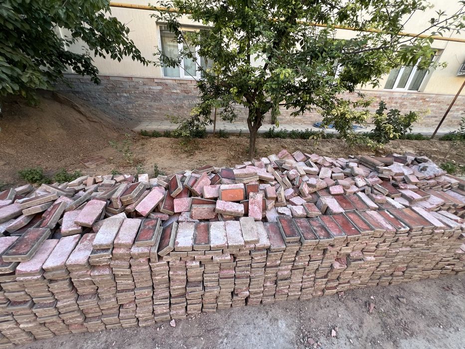 Брусчатка 150 м2 бесплатно,кирпичи бесплатно