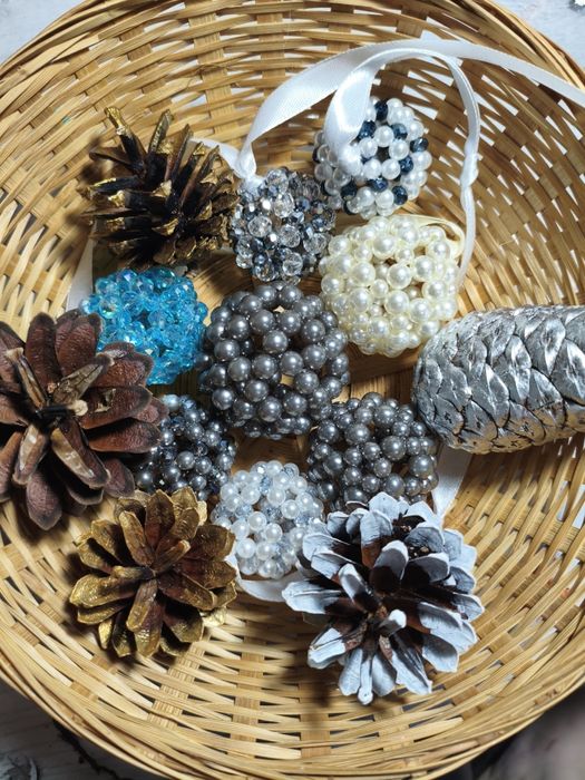 Новогодние игрушки