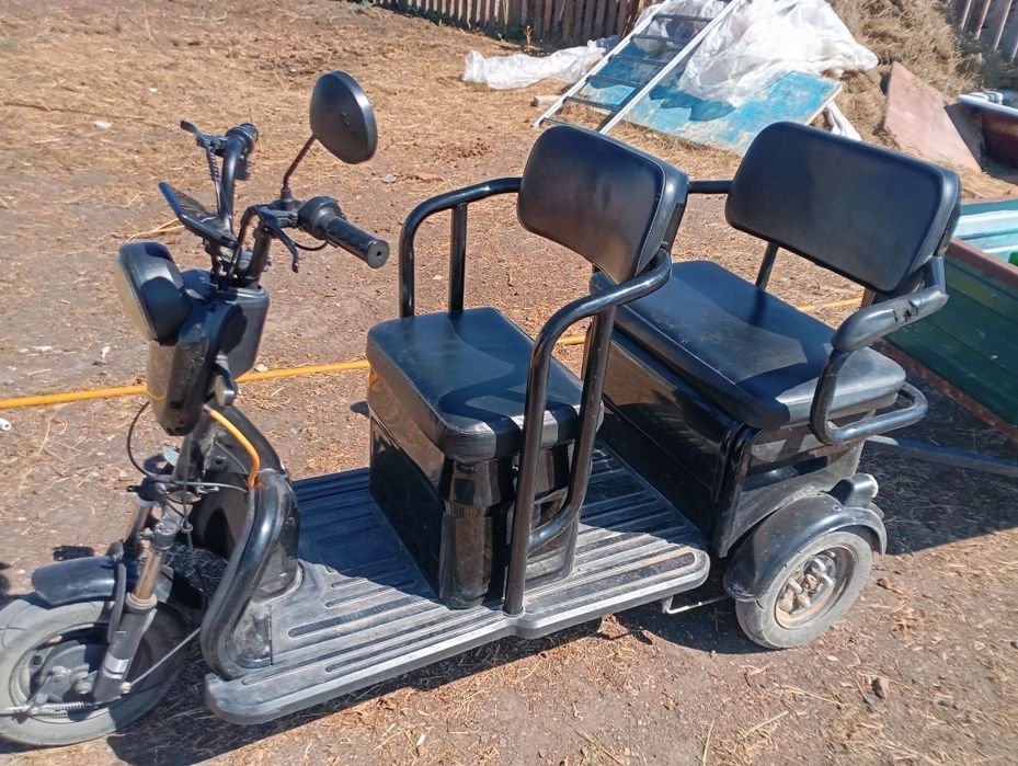 Продам трицикл с прицепом.