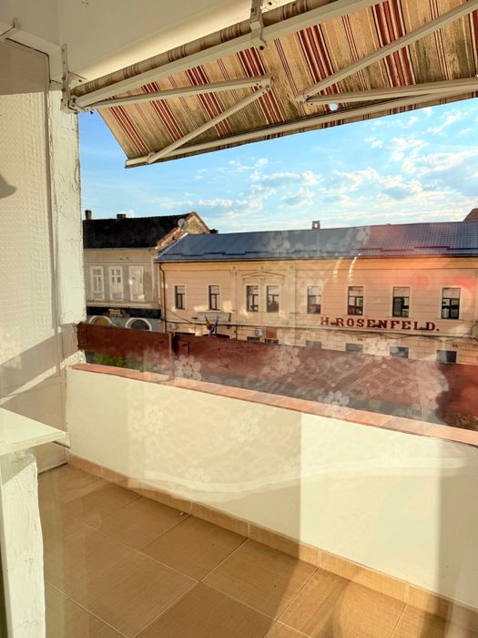 Apartament cu 4 camere de inchiriat, ultracentral