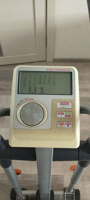 Продам эллиптический тренажер