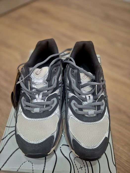 Продам кроссовки Asics gel nyc