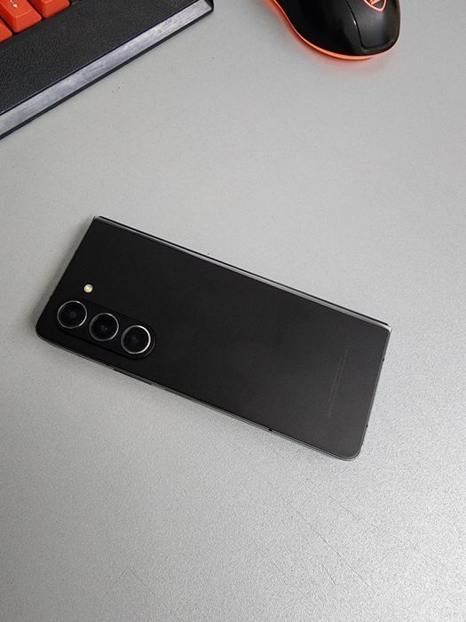 Samsung Galaxy Z Fold 5